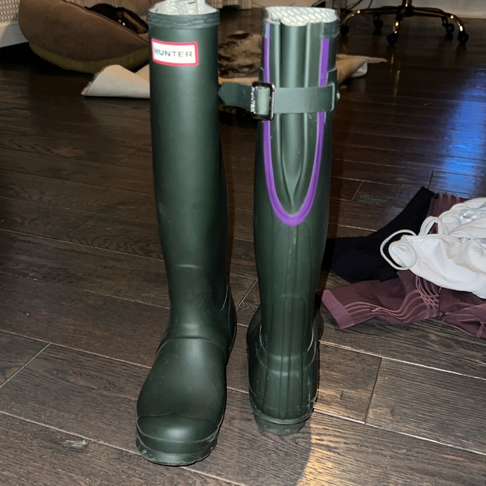 Hunter rain boots. Hunter green color with purple detailing.  Great condition